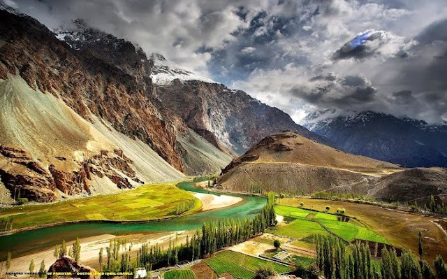 Unveiling Pakistan: A Land of Breathtaking Beauty, Rich Culture, and Unforgettable Adventures
